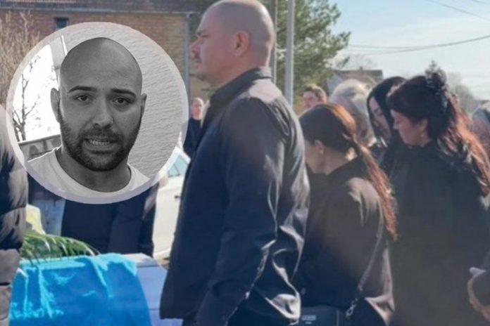 udovici-dragana-lazica-se-slosilo-pred-sahranu,-jeca-na-sav-glas-kraj-sanduka:-najblizi-je-pridrzavaju,-jedva-stoji!-(video)