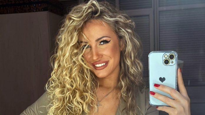 dekolte-skoro-do-pupka!-milici-velickovic-popustile-kocnice:-pogledajte-kako-je-izasla-u-grad,-komentari-pljuste