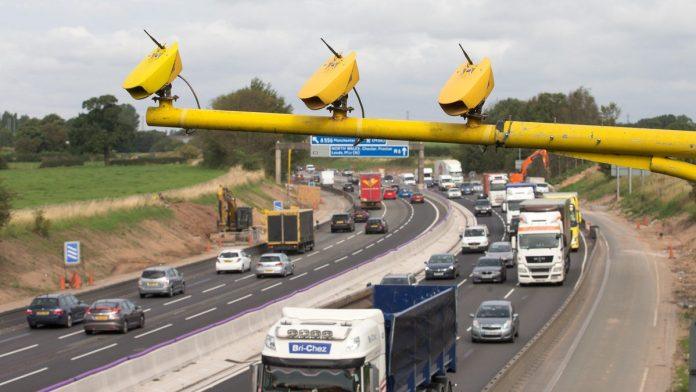 novi-saobracajni-znak-sve-cesce-na-putevima-evrope,-a-mnogi-vozaci-i-dalje-ne-znaju-sta-znaci