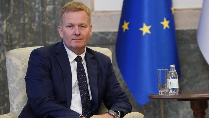 eu-trazi-priznavanje-srpskih-licnih-karta!-sorensen:-pristina-da-obezbedi-dozvole-za-zaposlene-i-studente