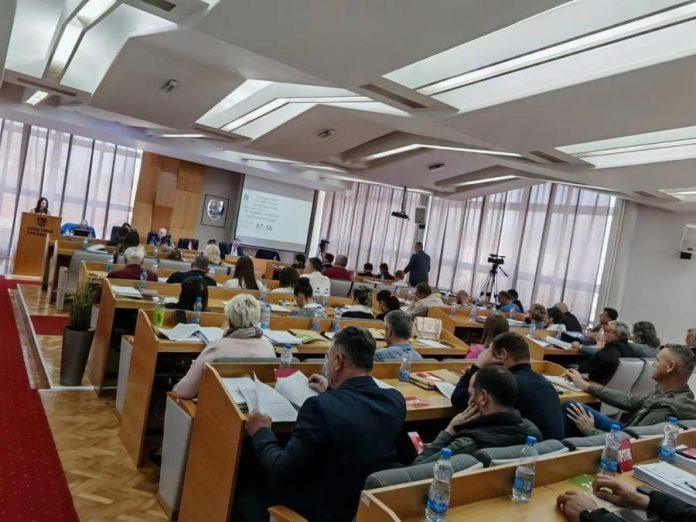 investicije-u-komunalnu-infrastrukturu-i-socijalnu-zastitu:-prvi-rebalans-budzeta-opstine-trstenik-za-2026.-godinu