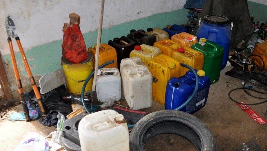 pitanje-koje-zanima-mnoge-vozace:-koliko-goriva-smete-da-prevozite-u-automobilu? pitanje-koje-zanima-mnoge-vozace:-koliko-goriva-smete-da-prevozite-u-automobilu?