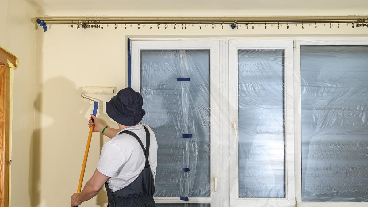 sezona-renoviranja:-koliko-kosta-krecenje-po-kvadratu-i-zasto-su-cene-majstora-skocile?-“moleri-imaju-pune-rasporede”-(video) sezona-renoviranja:-koliko-kosta-krecenje-po-kvadratu-i-zasto-su-cene-majstora-skocile?-“moleri-imaju-pune-rasporede”-(video)