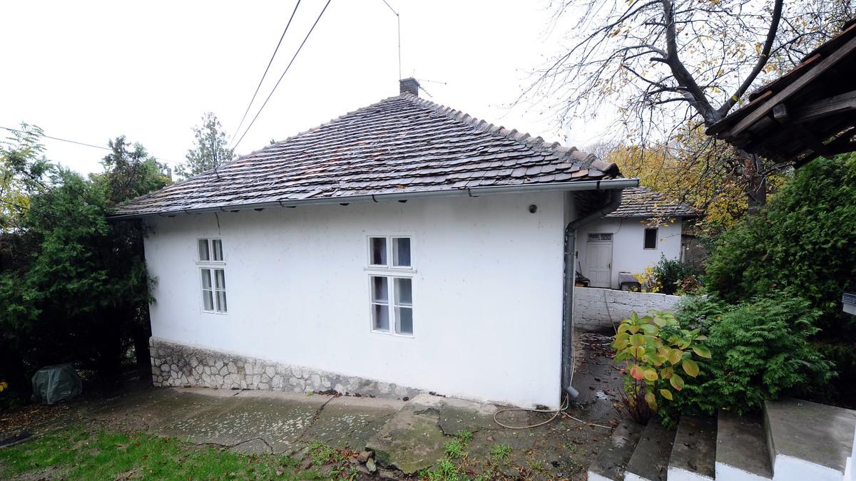 (foto)-voleo-je-nas,-ali-i-porucio-–-“cujte-srbi!-cuvajte-se-sebe!”:-stranac-koji-je-zaduzio-sve-nas,-odbio-je-luksuzne-vile-i-bogat-zivot,-sebi-napravio-“malu,-seljacku-srpsku-kucu” (foto)-voleo-je-nas,-ali-i-porucio-–-“cujte-srbi!-cuvajte-se-sebe!”:-stranac-koji-je-zaduzio-sve-nas,-odbio-je-luksuzne-vile-i-bogat-zivot,-sebi-napravio-“malu,-seljacku-srpsku-kucu”