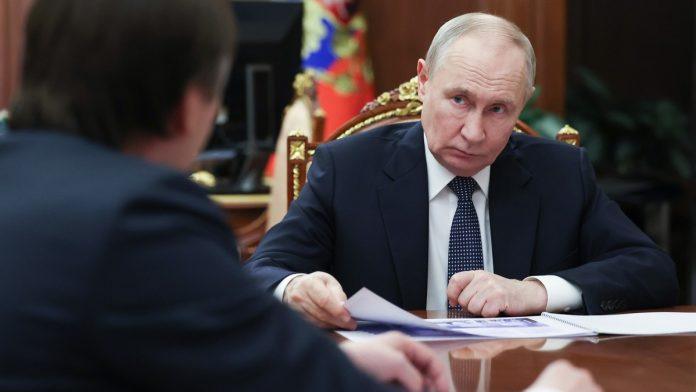 cela-ruska-politika-u-jednoj-reci:-“odj*bite”-ovako-je-putin-ponizio-francuze-koji-su-ga-molili-za-pregovore-o-ukrajini:-“kome-vi-trebate?”