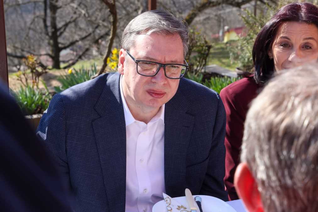 “ovo-mi-je-od-vucka,-to-moram-da-cuvam”-domacica-u-sevojnu-odusevila-predsednika-pricom-o-unuku,-otkrila-sta-je-kupio-od-drzavne-pomoci “ovo-mi-je-od-vucka,-to-moram-da-cuvam”-domacica-u-sevojnu-odusevila-predsednika-pricom-o-unuku,-otkrila-sta-je-kupio-od-drzavne-pomoci