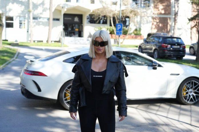 dara-bubamara-otkrila-detalje-o-decku-–-pevacica-otkrila-za-sta-koristi-fotosop!-(video)