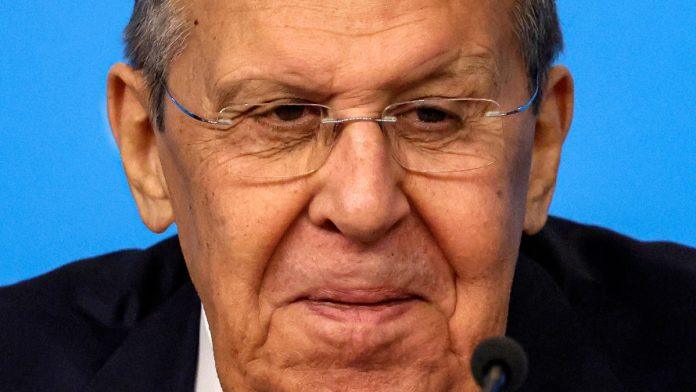 “eu-ocekuje-da-se-srbija-pridruzi-ratu-u-ukrajini”-lavrov-tvrdi:-“srbija-pred-dva-teska-ultimatuma”