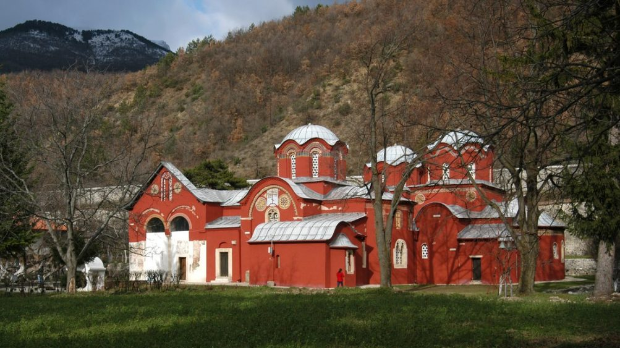 Ноћ-када-је-горела-Пећка-патријаршија-–-45-година-од-напада-на-српску-светињу-и-европску-баштину