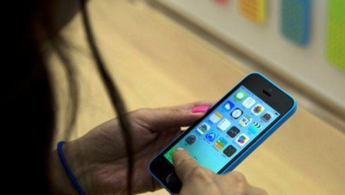 ova-zemlja-masovno-prelazi-na-kartice:-ali-jedna-skrivena-naplata-skupo-kosta