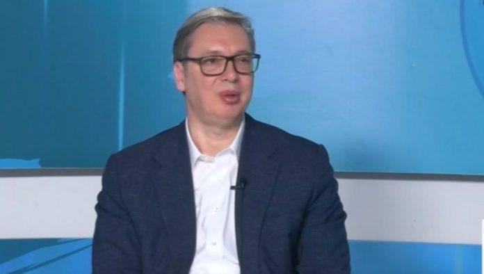 ludilo-blokadera-ne-staje-okupili-se-ispred-tv-na-kojoj-gostuje-vucic,-on-im-porucio:-cujem-da-im-kasni-ton