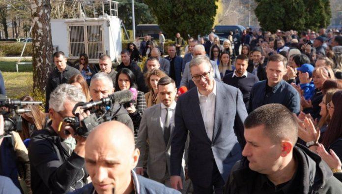 predsednik-republike-srbije-na-tribini-fonda-pio-u-sevojnu:-“drzava-ce-nastaviti-da-postupa-odgovorno-prema-penzionerima”-(foto)