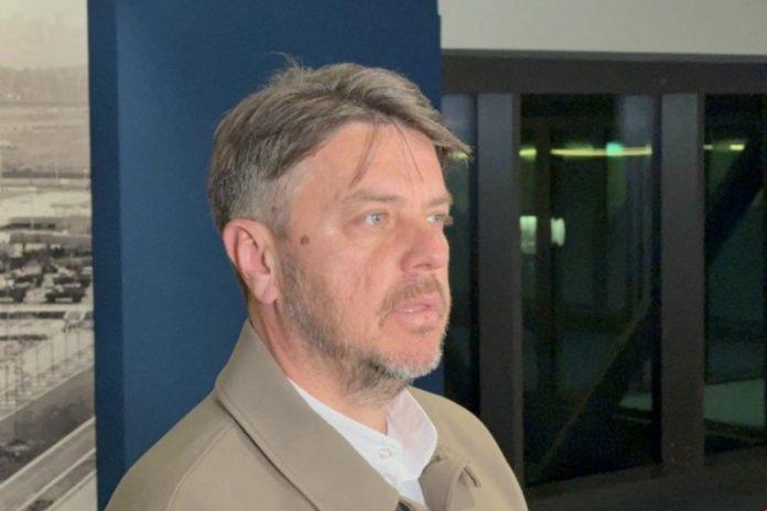 boris-rezak-o-roditeljima-stradale-dece-iz-ribnikara!-potresno-svedocenje-pevaca-tera-suze-na-oci-–-bol-ne-prolazi!