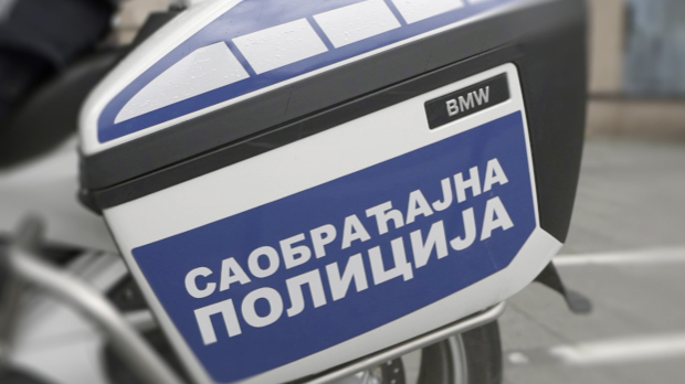 Саобраћајни-полицајац-повређен-у-судару-у-Краљеву-док-је-био-на-дужности Саобраћајни-полицајац-повређен-у-судару-у-Краљеву-док-је-био-на-дужности