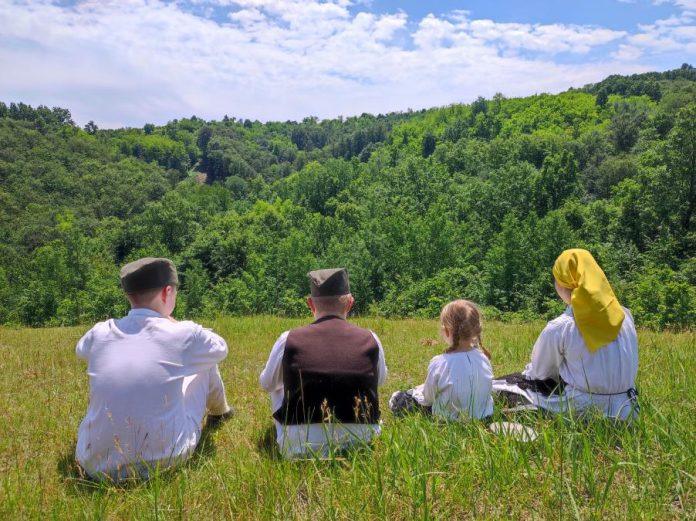 kamerom-cuvaju-tradiciju-krece-jubilarni-putujuci-festival-dokumentarnog-filma-“mladenci”