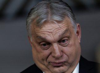 ORBANU SE TRESE TLO POD NOGAMA, ALI IMA “ČAROBNI ADUT” Unutrašnji rat pred istorijske izbore u Mađarskoj: Ankete pokazuju da se sprema sunovrat Fidesa, ali postoji KEC U RUKAVU orbanu-se-trese-tlo-pod-nogama,-ali-ima-“carobni-adut”-unutrasnji-rat-pred-istorijske-izbore-u-madarskoj:-ankete-pokazuju-da-se-sprema-sunovrat-fidesa,-ali-postoji-kec-u-rukavu