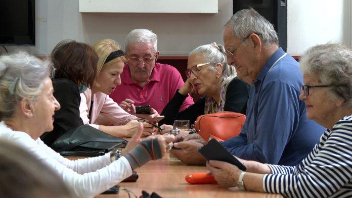 besplatna-obuka-za-starije-od-65-godina-u-opstini-medijana:-kako-koristiti-viber,-whatsapp,-elektronsko-bankarstvo…