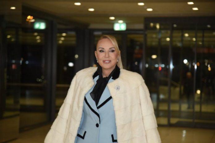 lepa-brena-ponizena-u-programu-uzivo:-koleginica-nije-stedela-reci-(video)