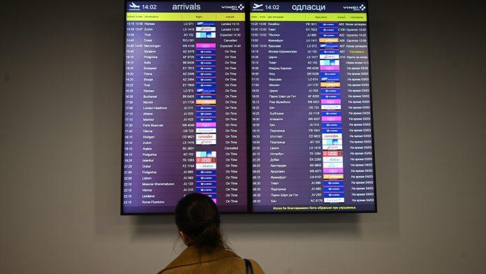 na-salteru-ostavila-novac-da-bi-izbegla-kontrolu!-uhapsena-kineska-drzavljanka-na-aerodromu-“nikola-tesla”-zbog-davanja-mita