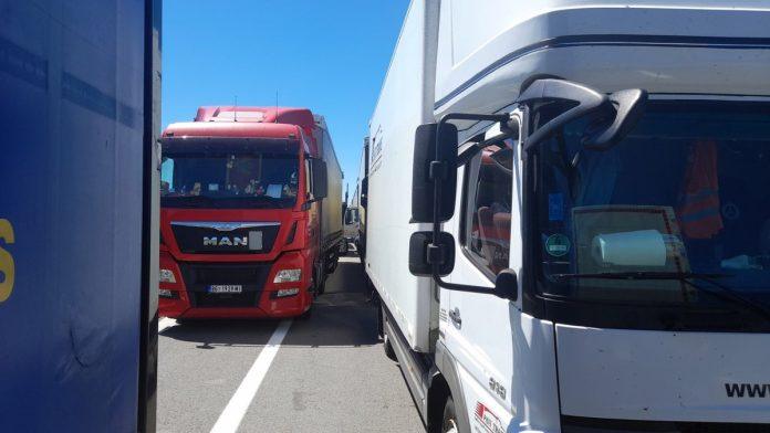 turcin-kod-nisa-sokirao-saobracajce-kamiondzija-vozio-28-dana-bez-propisanih-pauza,-dobio-milionsku-kaznu