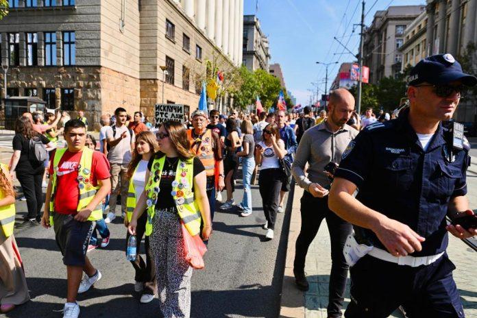 studenti-blokaderi-dobili-samar-od-“blanko”-podrske!-protracili-godinu-dana-na-lazna-obecanja-i-tajnu-listu