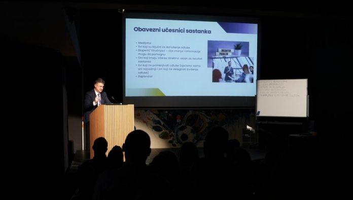 sastanci-ruse-ili-grade-kompaniju:-kako-upravljanje-konfliktima-utice-na-produktivnost-tima