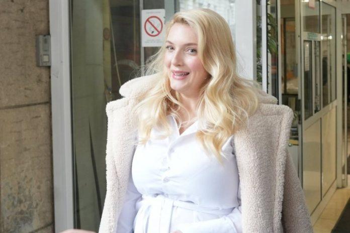 20-dana-posle-porodaja!-nikolina-kovac-pokazala-kako-izgleda!-(video)