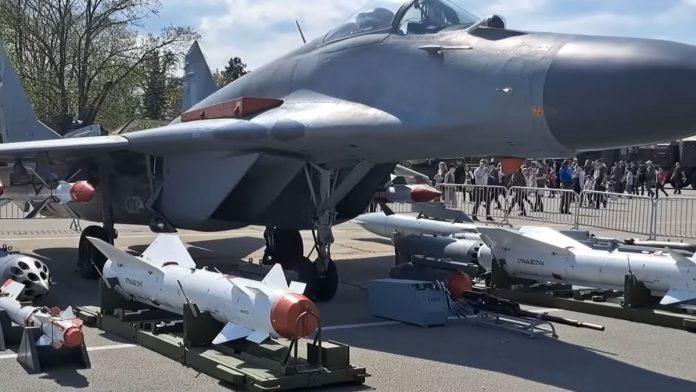 “sada-je-prakticno-bombarder”-kineske-rakete-koje-je-nabavila-srbija-ne-prestaju-da-privlace-paznju:-zbog-ove-tri-stvari-ona-je-nezaustavljiva-(video)