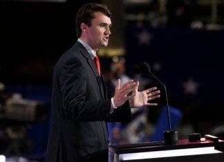 KENT OTKRIO TAKERU KARLSONU: Čarli Kirk mi je pred smrt rekao – Džo, ne daj da uđemo u rat sa Iranom kent-otkrio-takeru-karlsonu:-carli-kirk-mi-je-pred-smrt-rekao-–-dzo,-ne-daj-da-udemo-u-rat-sa-iranom