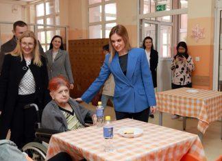 REKONSTRUKCIJA ZAVRŠENA PRE ROKA! Ministarka Stamenkovski posetila Gerontološki centar u Kučevu rekonstrukcija-zavrsena-pre-roka!-ministarka-stamenkovski-posetila-gerontoloski-centar-u-kucevu