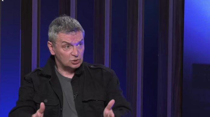 “dosta-je-bilo-skrivanja-i-mimikrije”:-cuta-priznao-da-blokaderi-ne-mogu-da-pobede-predsednika-vucica,-pa-opleo-po-njima!-(video)