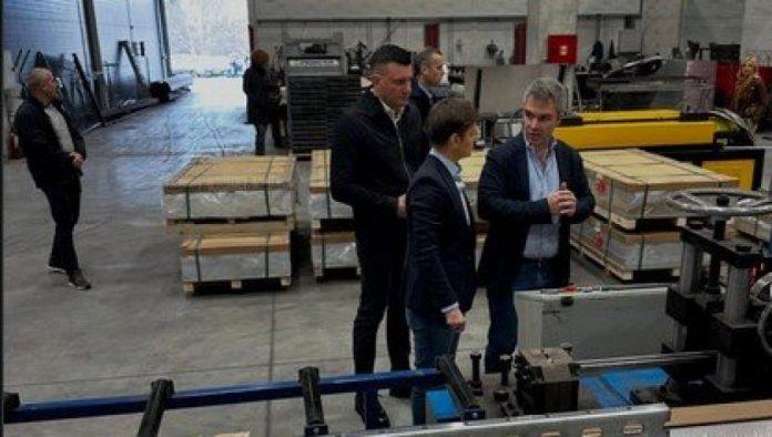 brnabiceva:-utisak-je-samo-jedan-–-29-marta-izbor-je-vise-nego-jednostavan.-aleksandar-vucic-–-smederevska-palanka,-nasa-porodica!