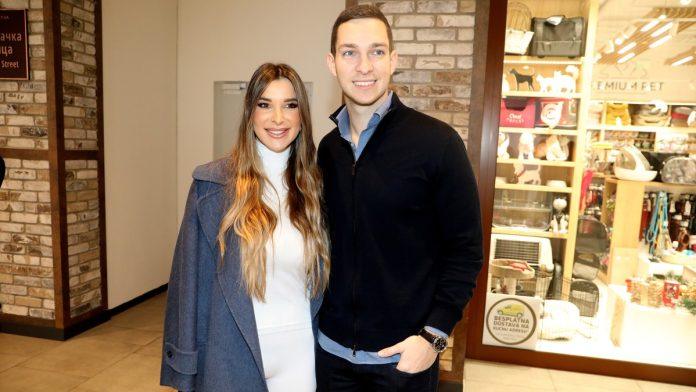 “dete-sam-vrlo-tesko-dobila,-zivot-sam-mu-posvetila”-emotivna-ispovest-dragane-dzajic-o-braku-i-porodici:-“potrudila-sam-se-da-ispostujem-i-oca-i-muza”