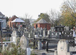 (VIDEO) ŽIVI GLUME MRTVE, POKOJNIKU SE “DARUJE” KREVET I STO Neobični običaji na sahranama i danas se praktikuju u Istočnoj Srbiji, ali ne gledaju svi isto na to (video)-zivi-glume-mrtve,-pokojniku-se-“daruje”-krevet-i-sto-neobicni-obicaji-na-sahranama-i-danas-se-praktikuju-u-istocnoj-srbiji,-ali-ne-gledaju-svi-isto-na-to