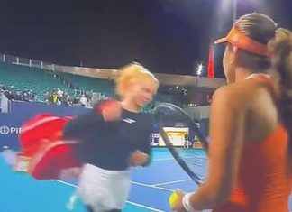 Bizarna scena na Majami openu: Teniserka u suzama napustila teren, protivnica ostala u šoku! /VIDEO/ bizarna-scena-na-majami-openu:-teniserka-u-suzama-napustila-teren,-protivnica-ostala-u-soku!-/video/