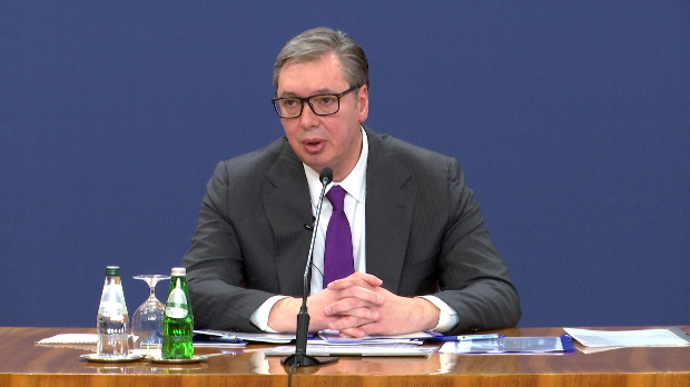 Вучић:-Болне-мере-за-државу-у-наредним-месецима,-без-интервенције-дизел-би-био-257,-али-је-данас-212-динара