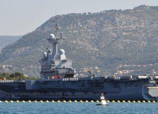 SKANDAL NA SREDOZEMLJU Mornar trčao po palubi, snimio video i objavio lokaciju francuskog nosača aviona skandal-na-sredozemlju-mornar-trcao-po-palubi,-snimio-video-i-objavio-lokaciju-francuskog-nosaca-aviona