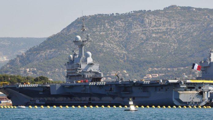 skandal-na-sredozemlju-mornar-trcao-po-palubi,-snimio-video-i-objavio-lokaciju-francuskog-nosaca-aviona