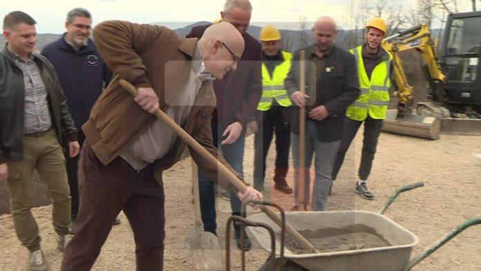 vucevic-u-poseti-knjazevcu,-prisustvovao-polaganju-kamena-temeljca-za-novi-lovacki-dom:-“hoce-sakali-vuka-da-pobede,-ali-ne-ide”-(foto)