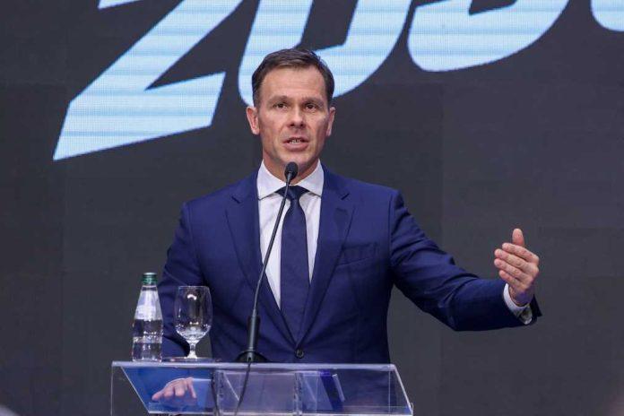 opoziciji-bez-rezultata-mere-kojima-se-podrzavaju-gradani-nikad-nece-valjati:-ministar-mali-odgovorio-nikezicu