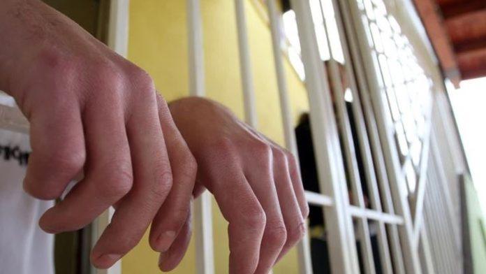 neverovatan-incident-u-spuzu-robijas-pokusao-da-pobegne-iz-zatvora-dan-pre-izlaska-na-slobodu:-oglusio-se-o-sva-naredenja,-strazari-morali-da-primene-silu