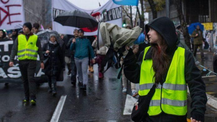 dva-miliona-u-rukama-blokadera?-gradani-traze-odgovor-–-ciji-je-novac!