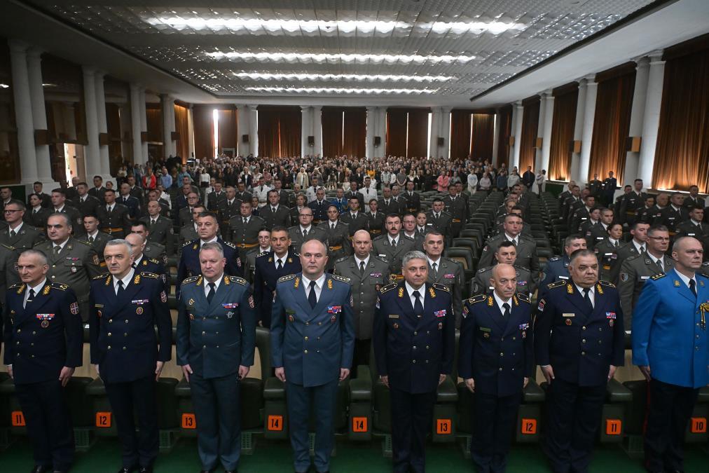 najmladi-podoficiri-stupili-u-sluzbu:-cin-koji-nosi-odgovornost,-pogledajte-kako-je-sve-izgledalo-(foto) najmladi-podoficiri-stupili-u-sluzbu:-cin-koji-nosi-odgovornost,-pogledajte-kako-je-sve-izgledalo-(foto)