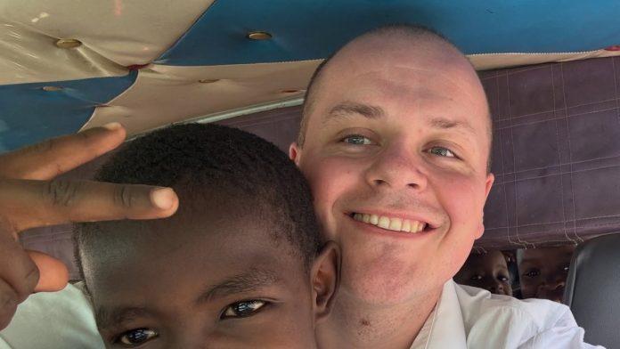 (foto,-video)-“ta-deca-su-gladna,-neuhranjena,-neka-imaju-hiv.-kad-sam-to-video,-shvatio-sam-–-da,-to-je-moj-poziv”:-vladimira-je-neverovatni-tok-sudbine-odveo-u-keniju,-ono-sto-je-usledilo-je-za-film