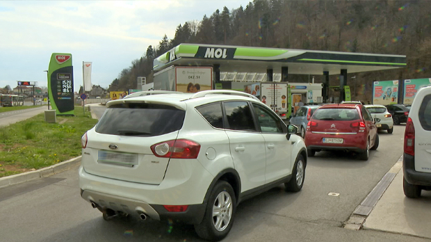 Несташица-горива-на-пумпама-у-Словенији,-Влада-разматра-ограничења-за-странце Несташица-горива-на-пумпама-у-Словенији,-Влада-разматра-ограничења-за-странце