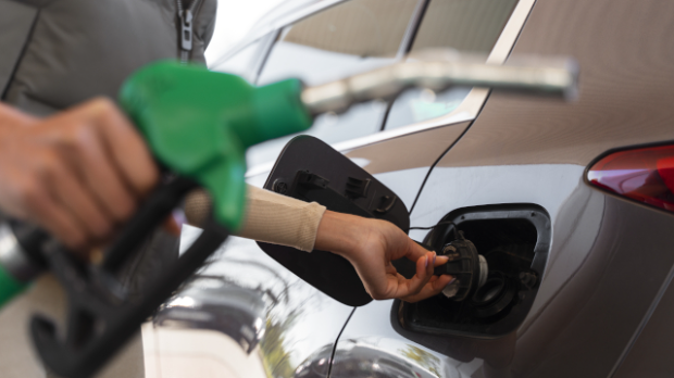 Акцизе-ниже,-притисак-већи-–-колико-дуго-Србија-може-да-држи-цене-горива-под-контролом Акцизе-ниже,-притисак-већи-–-колико-дуго-Србија-може-да-држи-цене-горива-под-контролом