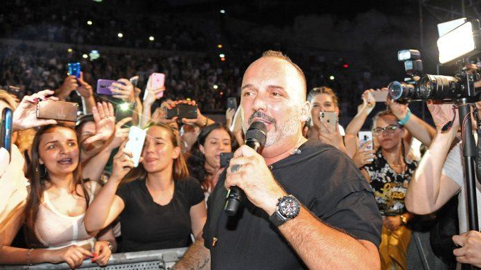 toni-cetinski-ne-moze-da-proda-karte-za-koncert-u-zagrebu-cak-i-najjeftinija-mesta-nisu-rasprodata