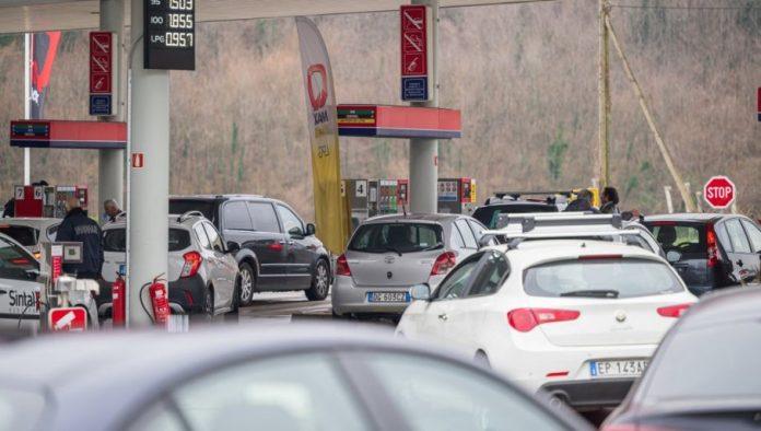 novinar-upozorio:-slovenija-na-pumpama-uopste-nema-dizel-goriva