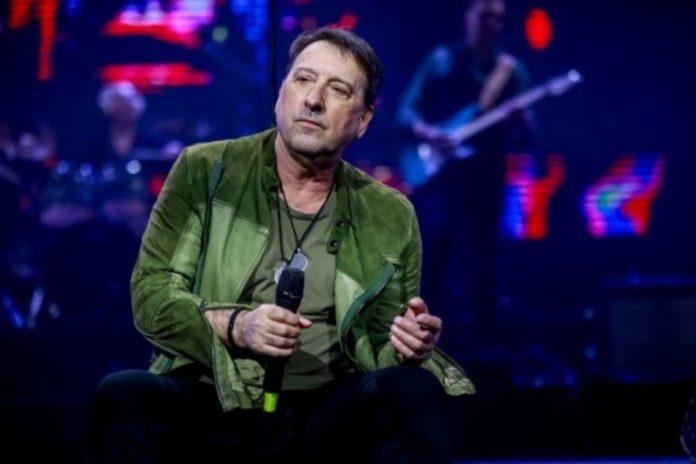 radost,-ali-i-suze-na-harijevom-jubileju-–-40-godina-karijere:-hari-mata-hari-odrzao-prvi-od-dva-koncerta-u-punom-sava-centru:-21-marta-i-25.-aprila-novi-susreti-s-publikom