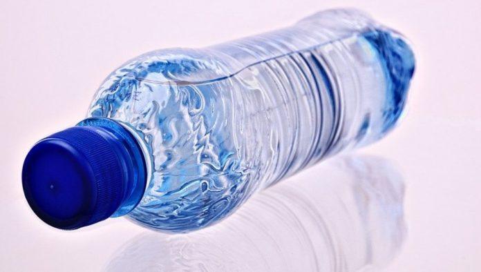 skocile-cene-flasirane-vode-zbog-rata-sa-iranom:-u-indiji-porast-od-oko-11-posto